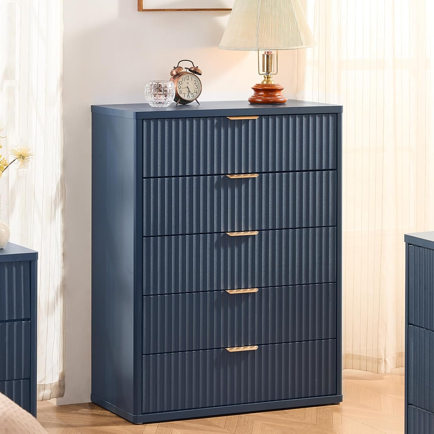 LEYAOYAO 23" Wide Fluted Night Stand with Charging Station, 3 Drawers Large End Table with Storage, Natural Nightstand Wood Bedside Tables, Farmhouse Cabinet Dresser for Bedroom, Closet