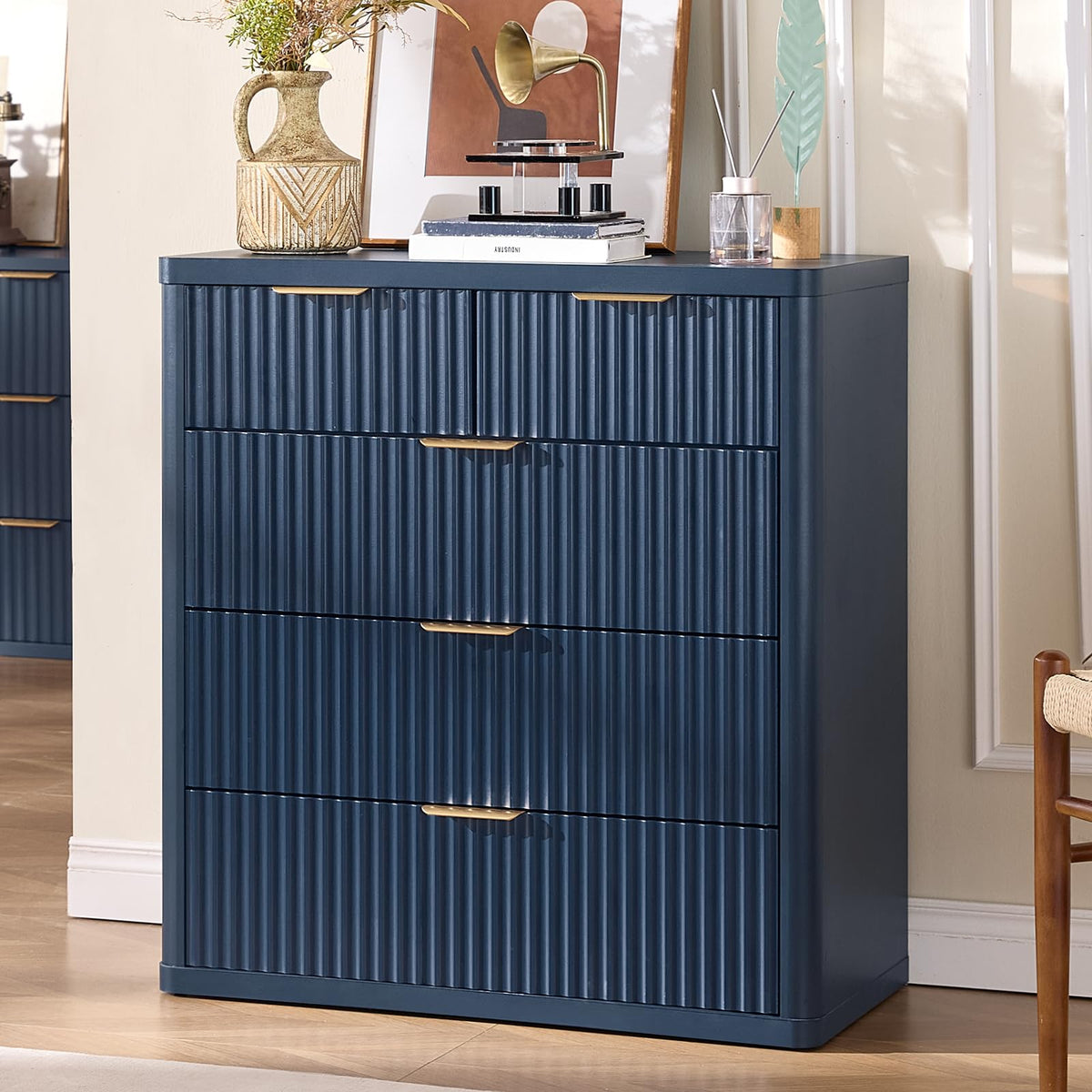 LEYAOYAO Fluted 5 Drawers Dresser for Bedroom, 41" Tall Modern Chest of Drawers with Metal Handle, Curved Profile Design,Natural Wood Drawer Organizer for Bedroom, Living Room, Hallway, Entryway