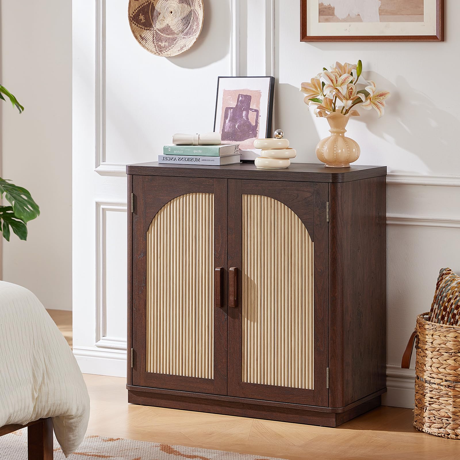 LEYAOYAO Fluted Buffet Cabinet with Storage, 31.5" Coffee Bar Cabinet with Arch Doors & Adjustable Shelves, Mid Century Modern Sideboard, Wood Credenza for Kitchen, Living Room, Natural