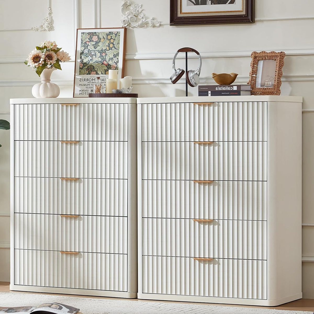LEYAOYAO 23" Wide Fluted Night Stand with Charging Station, 3 Drawers Large End Table with Storage, Natural Nightstand Wood Bedside Tables, Farmhouse Cabinet Dresser for Bedroom, Closet
