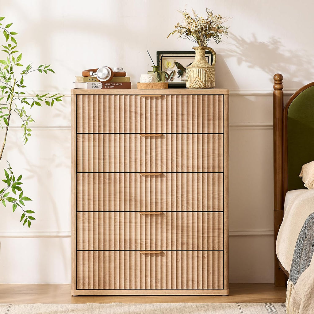 LEYAOYAO 23" Wide Fluted Night Stand with Charging Station, 3 Drawers Large End Table with Storage, Natural Nightstand Wood Bedside Tables, Farmhouse Cabinet Dresser for Bedroom, Closet