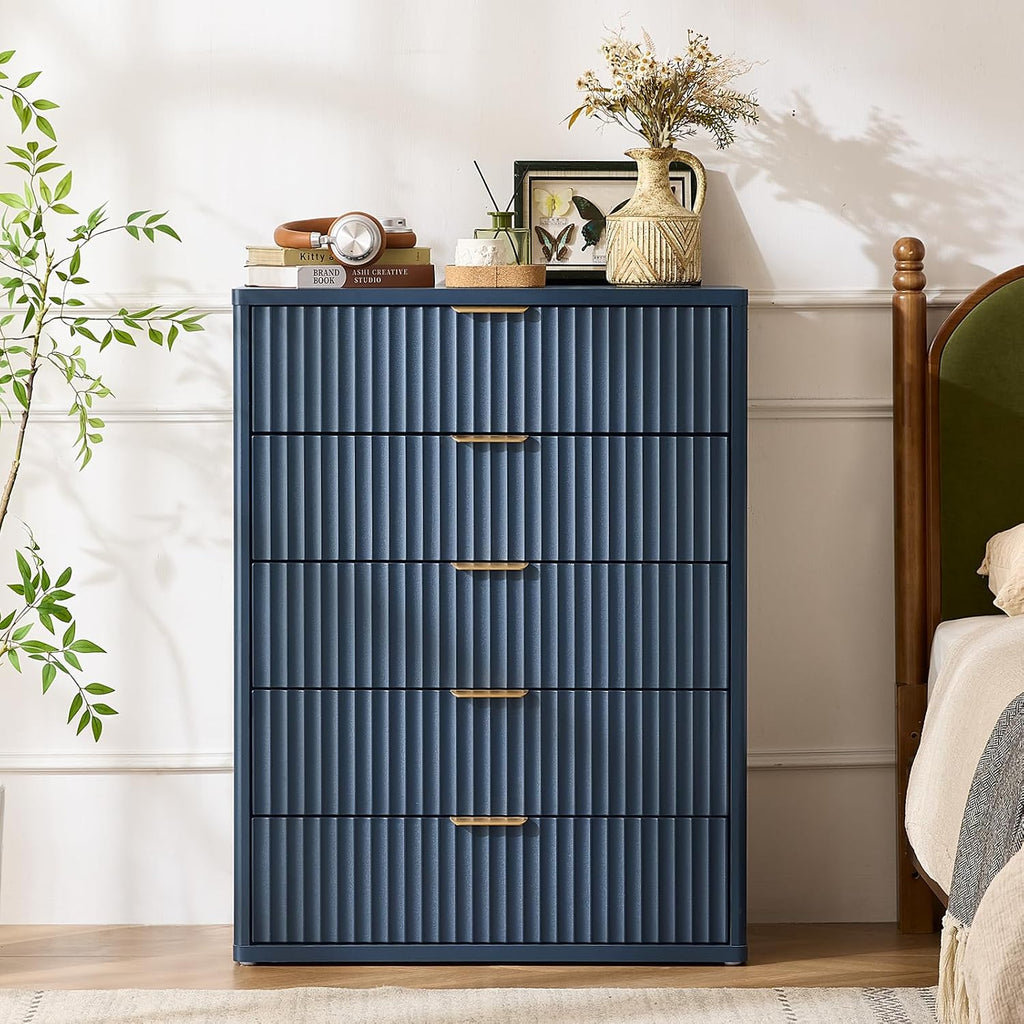 LEYAOYAO 23" Wide Fluted Night Stand with Charging Station, 3 Drawers Large End Table with Storage, Natural Nightstand Wood Bedside Tables, Farmhouse Cabinet Dresser for Bedroom, Closet