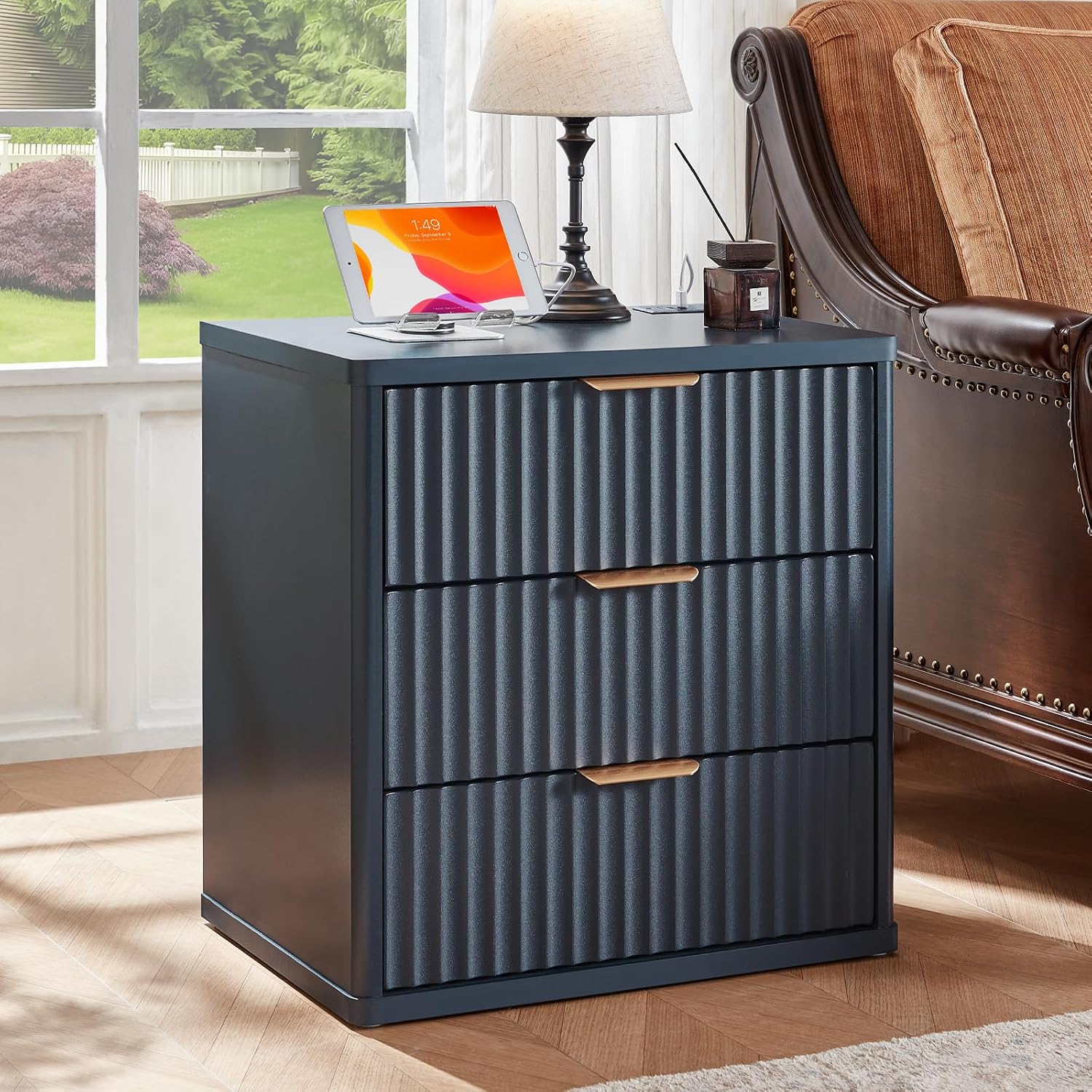 LEYAOYAO 23" Wide Fluted Night Stand with Charging Station, 3 Drawers Large End Table with Storage, Natural Nightstand Wood Bedside Tables, Farmhouse Cabinet Dresser for Bedroom, Closet