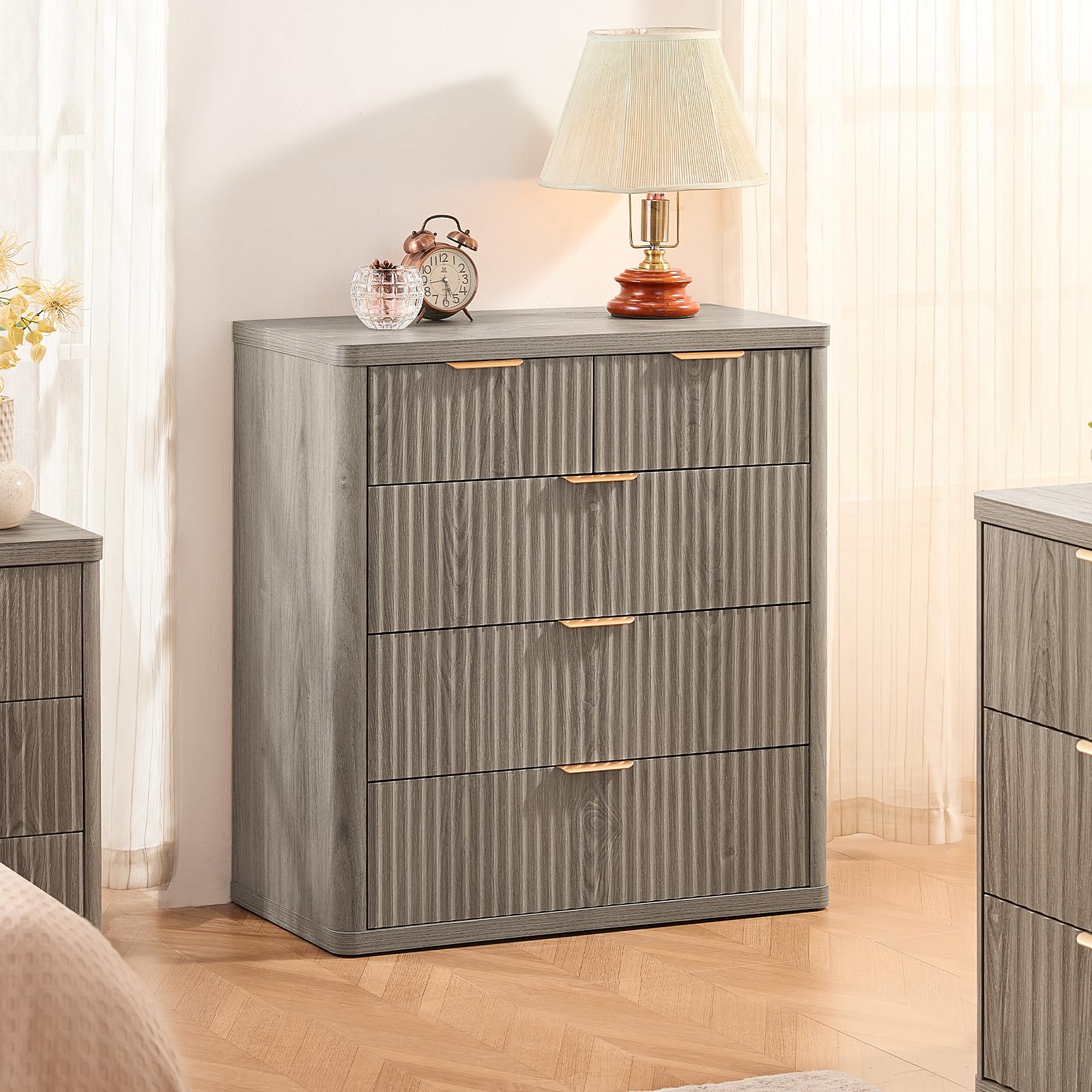 LEYAOYAO 23" Wide Fluted Night Stand with Charging Station, 3 Drawers Large End Table with Storage, LightGrey Nightstand Wood Bedside Tables, Farmhouse Cabinet Dresser for Bedroom, Closet